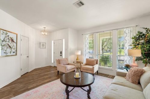 14320 Broadwinged Hawk Dr, Austin TX  78738-6568 exterior