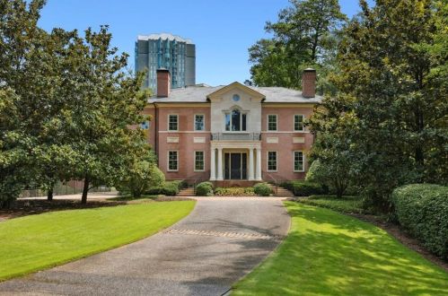 2883 Andrews Dr, Atlanta, GA 30305-2903