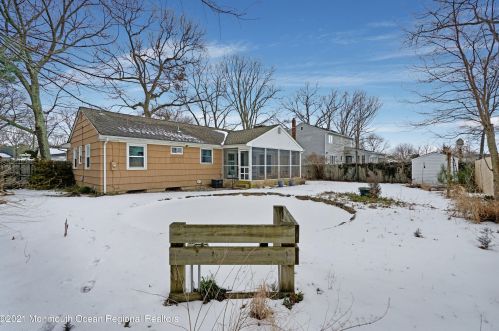 15 Glenwood Dr, Berkeley Township NJ 08721-1021 exterior