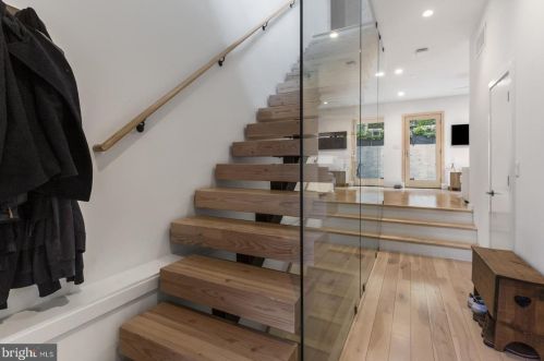 1108 Bodine St, Philadelphia PA  19147-5306 exterior