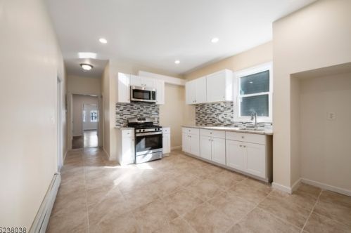 19 Montrose Ter, Irvington NJ  07111-3821 exterior