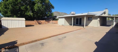 813 Cheryl Dr, Phoenix AZ 85028-4412 exterior