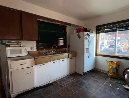 206 Short Canal St, Pittsburgh, PA 15215-2125