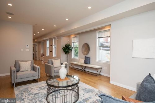 833 Bainbridge St, Philadelphia PA  19147-2009 exterior