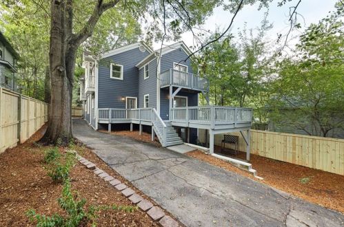 680 Holmes St, Atlanta GA  30318-7626 exterior