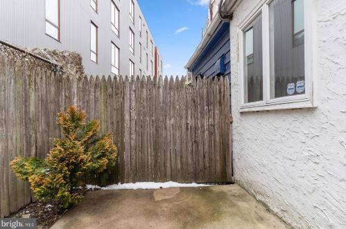 2572 Collins St, Philadelphia PA 19134-3710 exterior