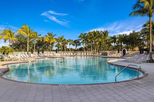 8510 Karina Ct, Naples FL 34114-2752 exterior