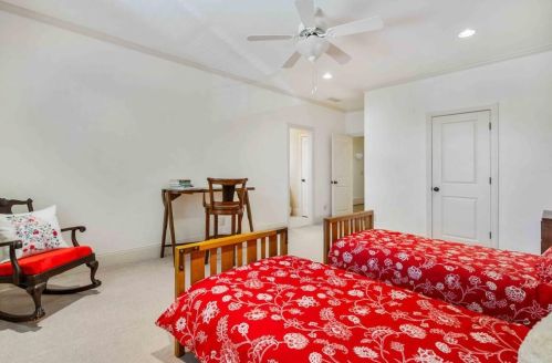 4968 Long Is Dr, Atlanta GA 30327-4904 exterior