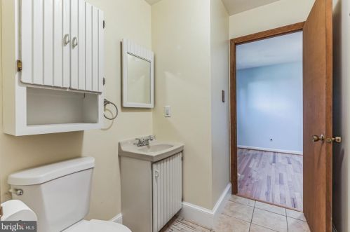 29 Dogwood Ln, Chester PA 19014-1210 exterior