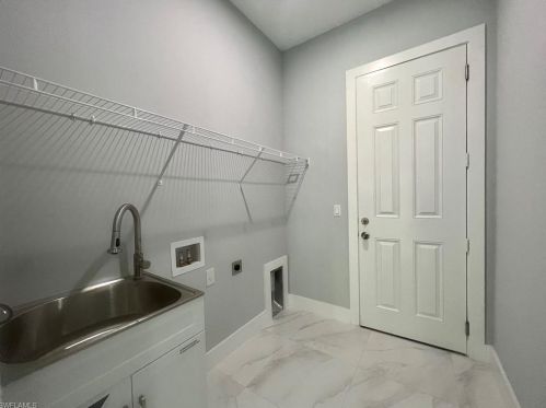 2912 66 Ave, Naples FL 34120-2652 exterior