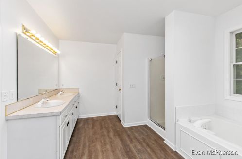 2114 Gettysburg Dr, Grand Rapids MI 49508-6560 exterior