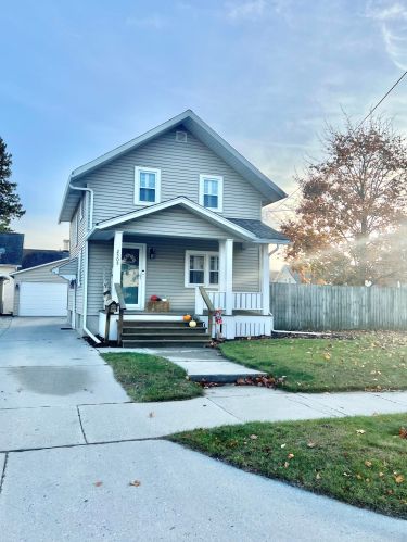 2505 Clark St, Manitowoc, WI 54220-4439