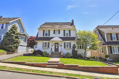 58 Carlton St, Edison, NJ 08837-3312