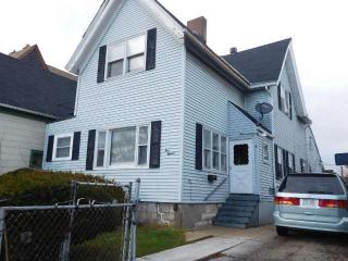 918 Mineral St, Milwaukee WI  53204-1740 exterior