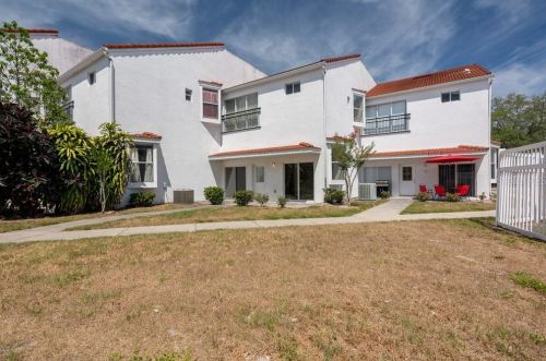 9517 Citrus Glen Pl, Tampa FL  33618-4032 exterior