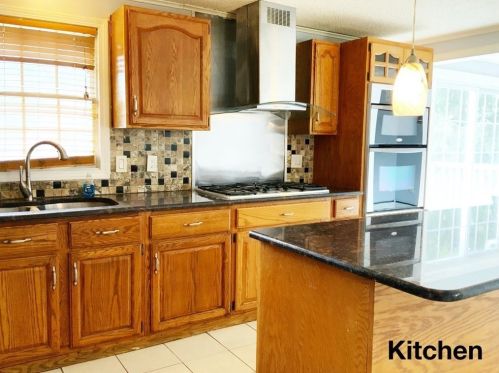 125 Catalina Dr, Springfield, MA 01128-1105