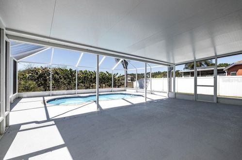 10850 Newbridge Dr, Riverview FL exterior