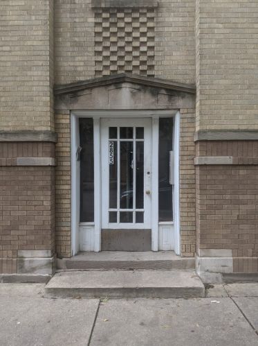 2855 Grace St, Chicago, IL 60618-3611