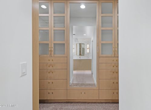 5841 Echo Canyon Cir, Phoenix AZ 85018-1243 exterior