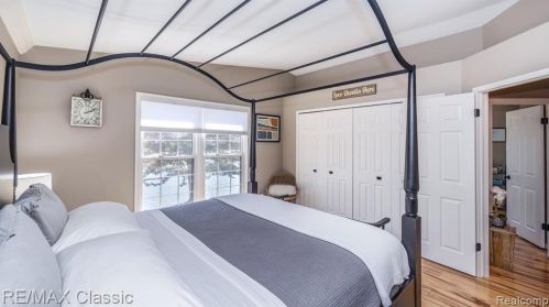 22158 Edgewater, Novi MI  48375-5014 exterior