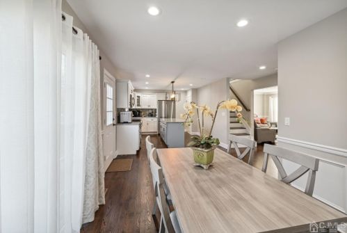 405 Prospect Ave, Green Brook NJ  08812-1529 exterior