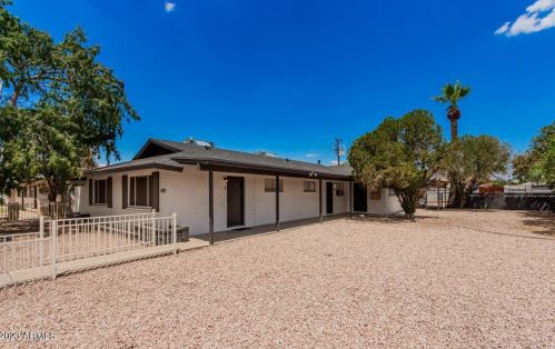 4711 15th Ave, Phoenix, AZ 85015-3945