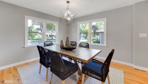 452 Adams St, Elmhurst IL  60126-4633 exterior