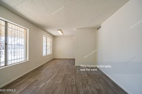 2233 47 Dr, Phoenix AZ 85031-1407 exterior