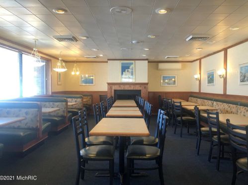 4311 Westnedge Ave, Kalamazoo MI  49008-3267 exterior