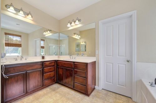 1302 Tapestry Ln, Concord CA 94520-3965 exterior