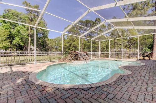 12216 Twin Br Acres Rd, Tampa FL 33626-3711 exterior