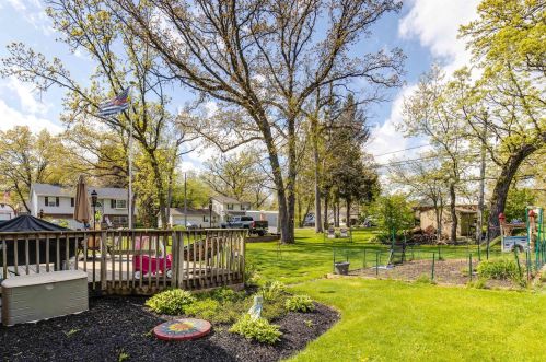 8520 Acorn Path, Bull Valley IL 60097-8866 exterior