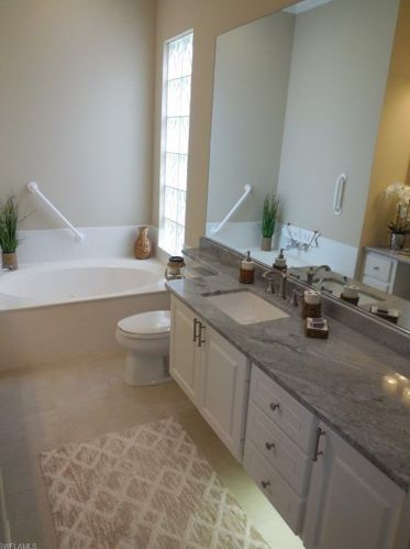 5300 Hawkesbury Way, Naples FL 34119-9583 exterior