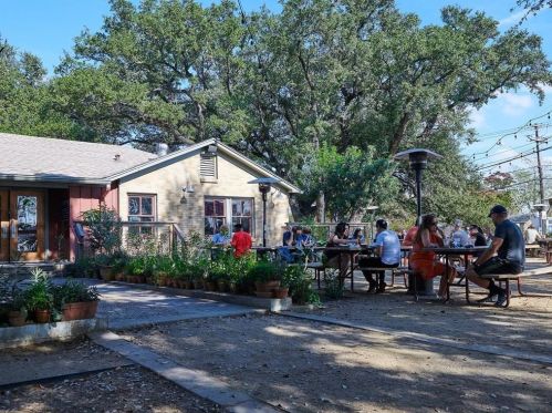 4004 Banister Ln, Austin TX 78704-6854 exterior