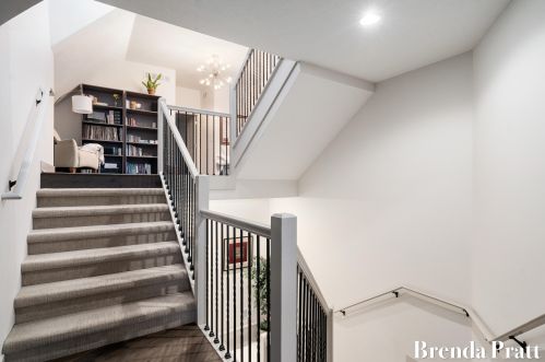 1827 Wealthy St, Grand Rapids MI 49506-2920 exterior