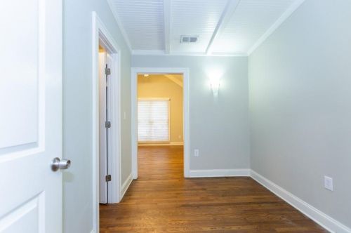 1406 Brk Vly Ln, Atlanta GA 30324-3264 exterior