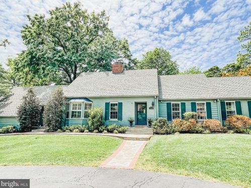 7716 Ridgecrest Dr, Alexandria, VA 22308-1051