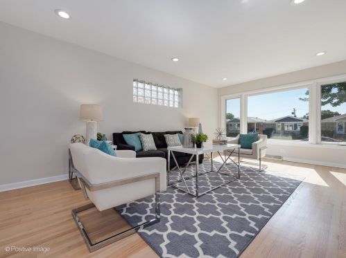 7532 Ainslie St, Chicago IL  60706-3414 exterior