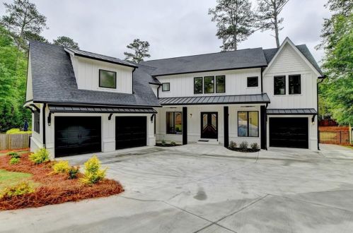 4056 Ashford Dunwoody Rd, Atlanta GA  30319-1543 exterior