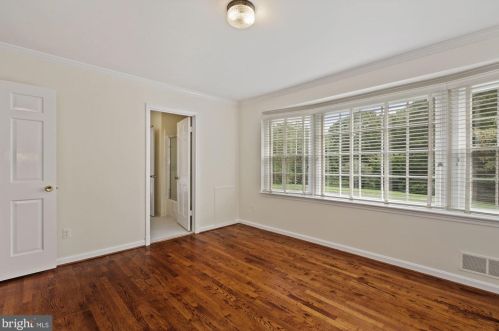 11013 Cripplegate Rd, Rockville MD 20854-1630 exterior