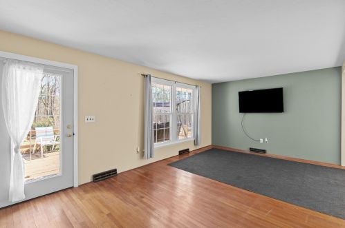 7481 School St, Concord NH  03307-0914 exterior