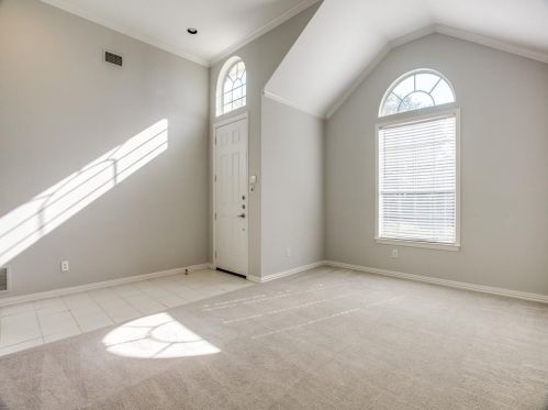 4023 Briarbend Rd, Dallas TX  75287-3902 exterior