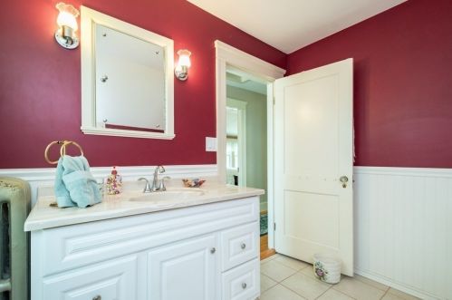 6 Davis Way, Worcester MA 01604-1314 exterior