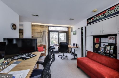 5171 Macarthur Blvd, Washington DC 20016-3315 exterior