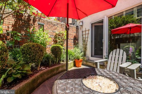 310 16th St, Philadelphia PA  19102-4907 exterior