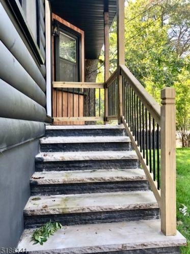 5 Bucknell Trl, Hopatcong NJ  07843-1760 exterior