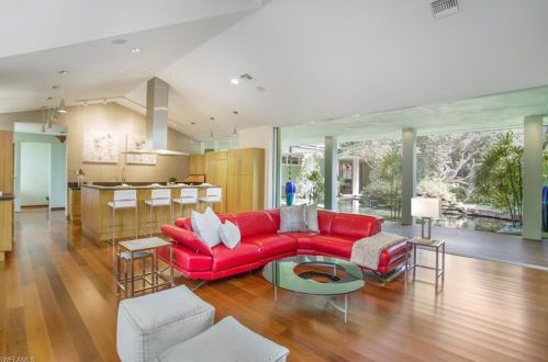 132 St, Naples FL 34108-2921 exterior