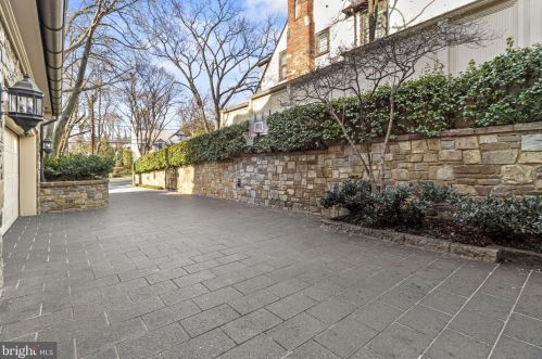 3005 45th St, Washington DC 20016-3528 exterior