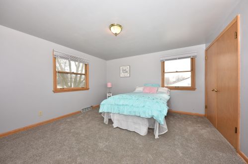 5555 56, Milwaukee WI 53218-3221 exterior