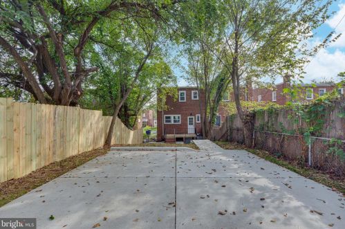 69 55th St, Washington DC  20019-6565 exterior